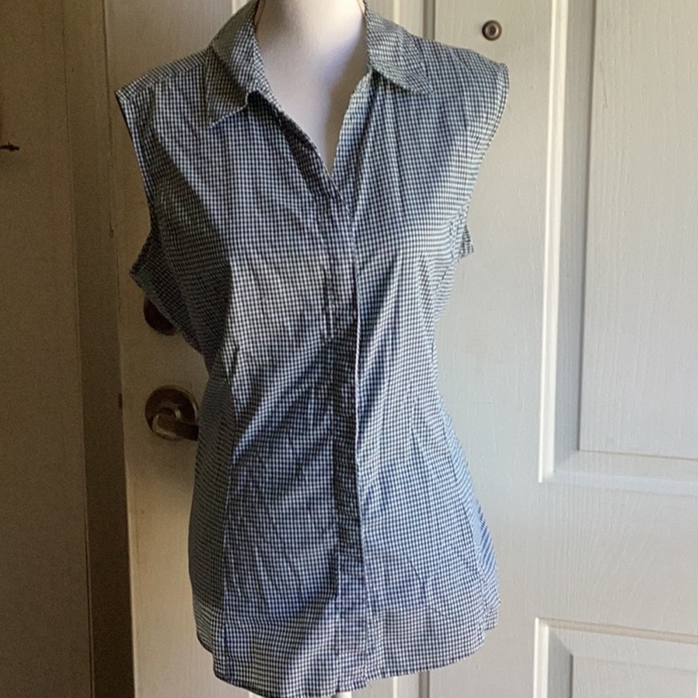 Riders by Lee women’s xlg sleeveless blouse w/hidden buttons